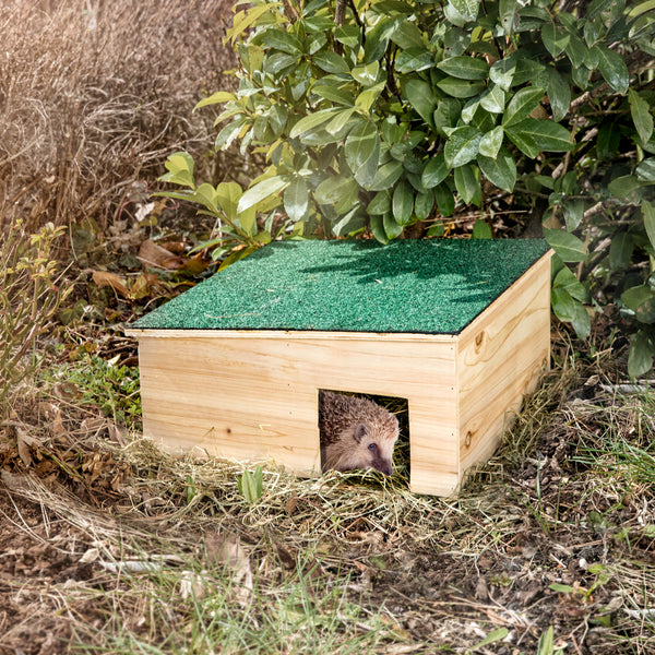Igelhaus aus Holz zum Überwintern