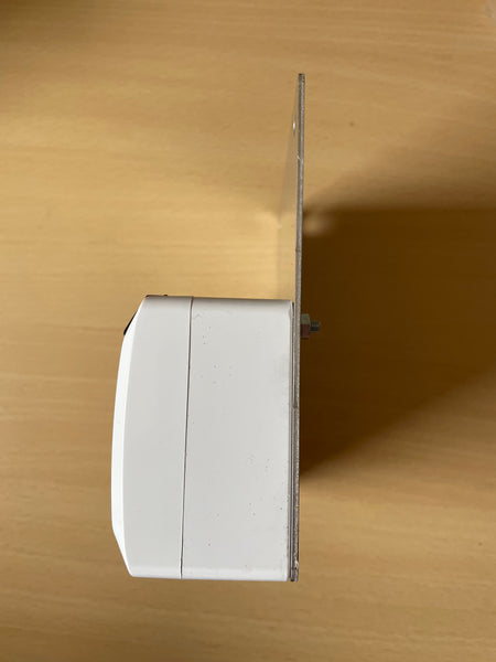 Steckdosen mit Blech