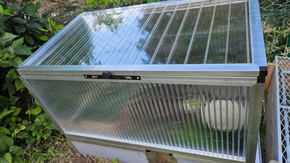 Frühbeet animalia (103 x 60 cm) mit ALLTOP Deckel und Unterbau in opal