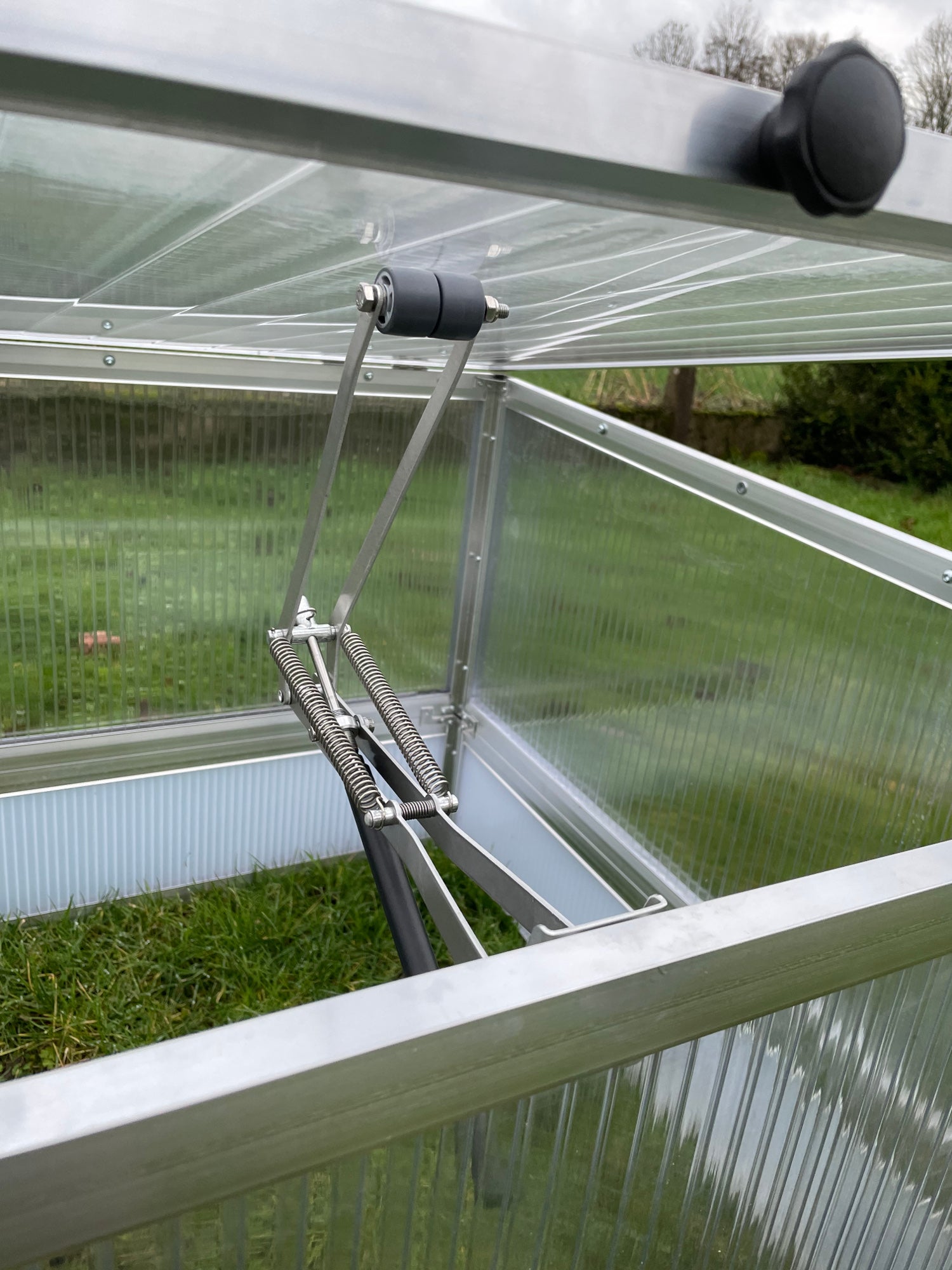 Automatischer Fensteröffner für Schildkröten