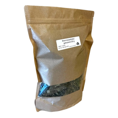 Getrocknete Blüten und Blätter der Brennnessel