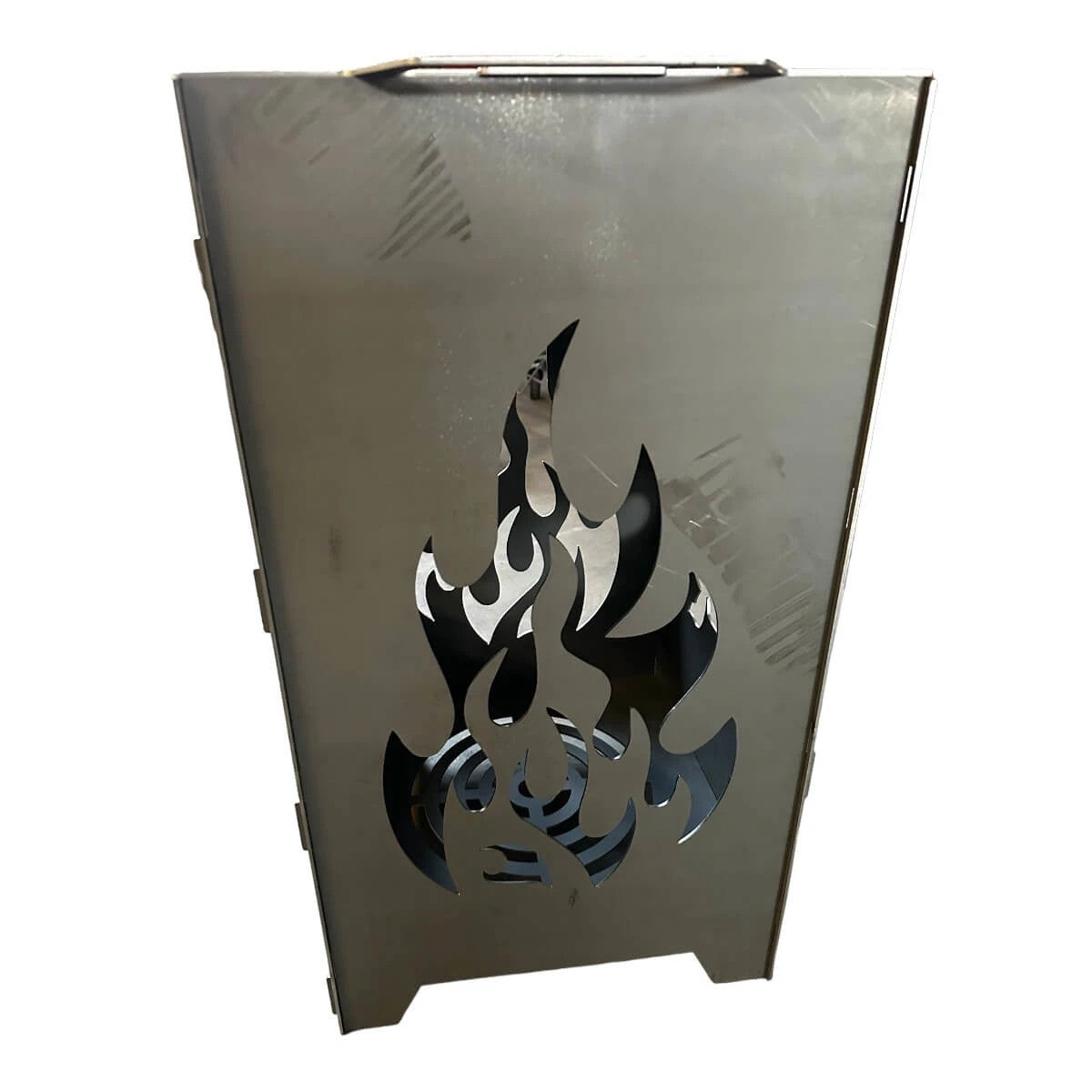 Schildkröten-Feuerkorb mit Flamme