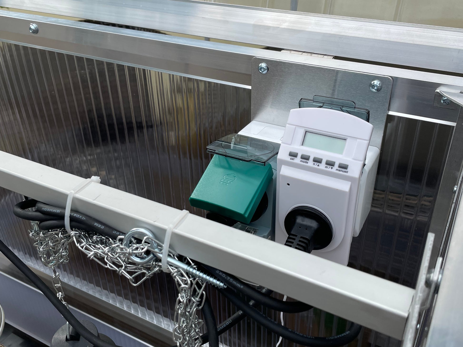 Steckdose mit Thermo-Timer und Zeitschaltuhr