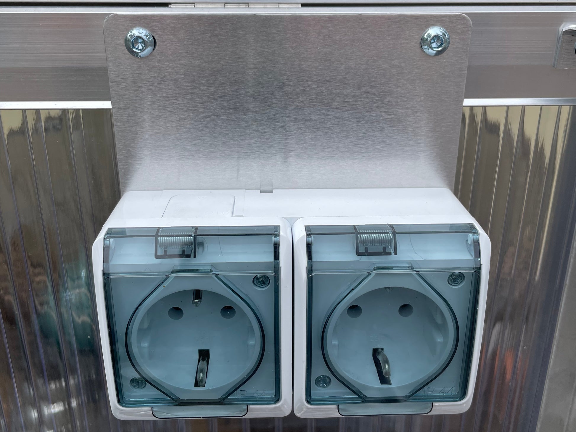 Steckdosen im Schildkrötenhaus