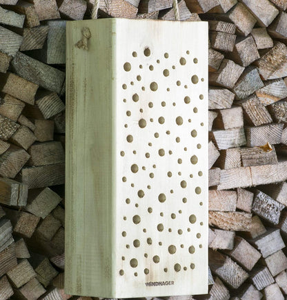 Wildbienen Nisthilfe